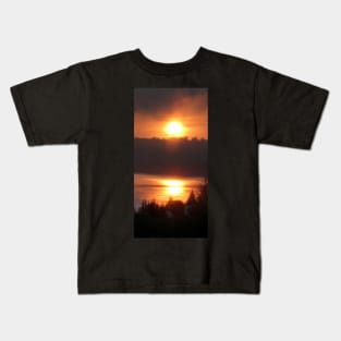 golden columbia river sunrise 4 Kids T-Shirt